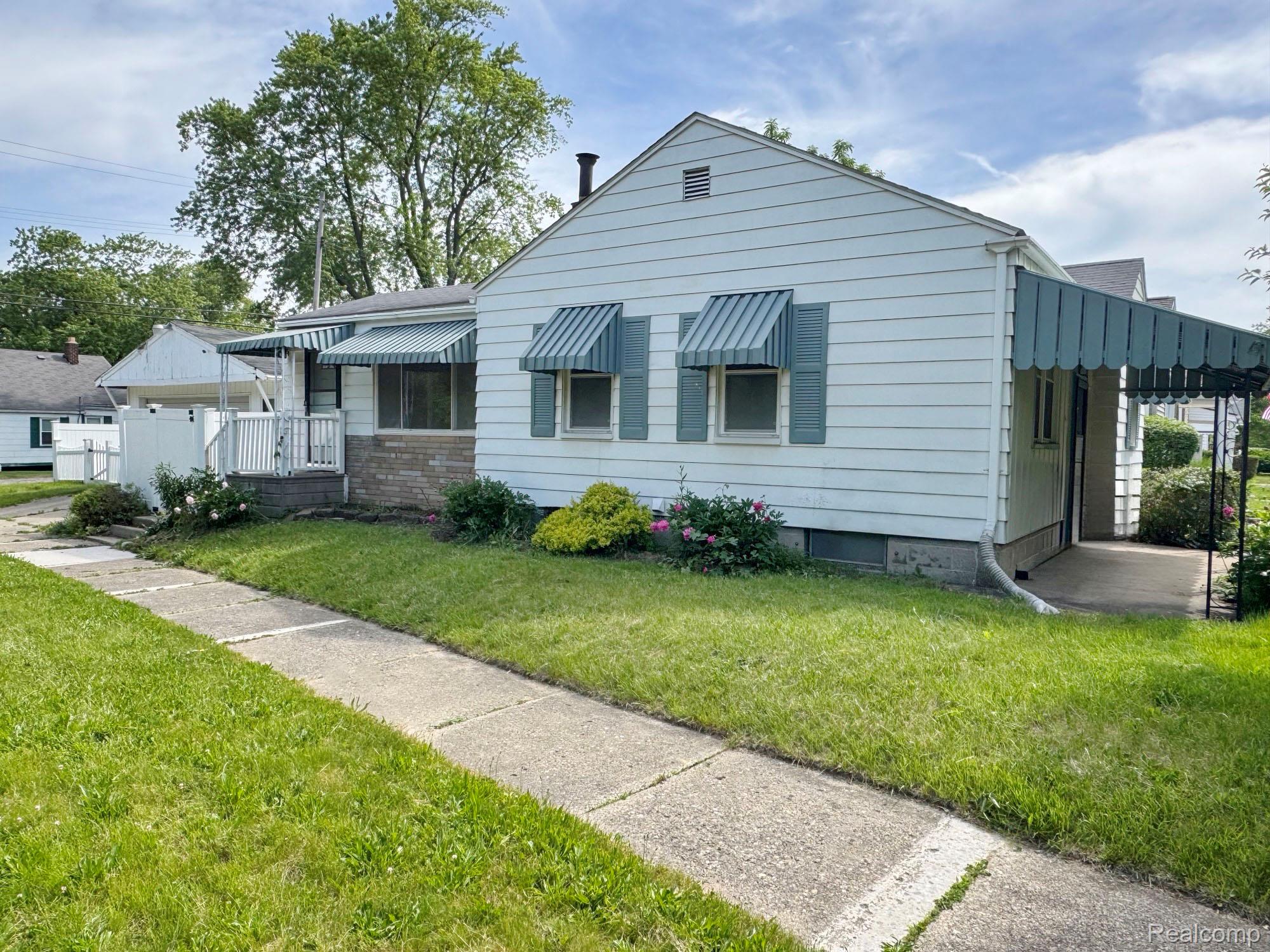 627 Wesbrook Street