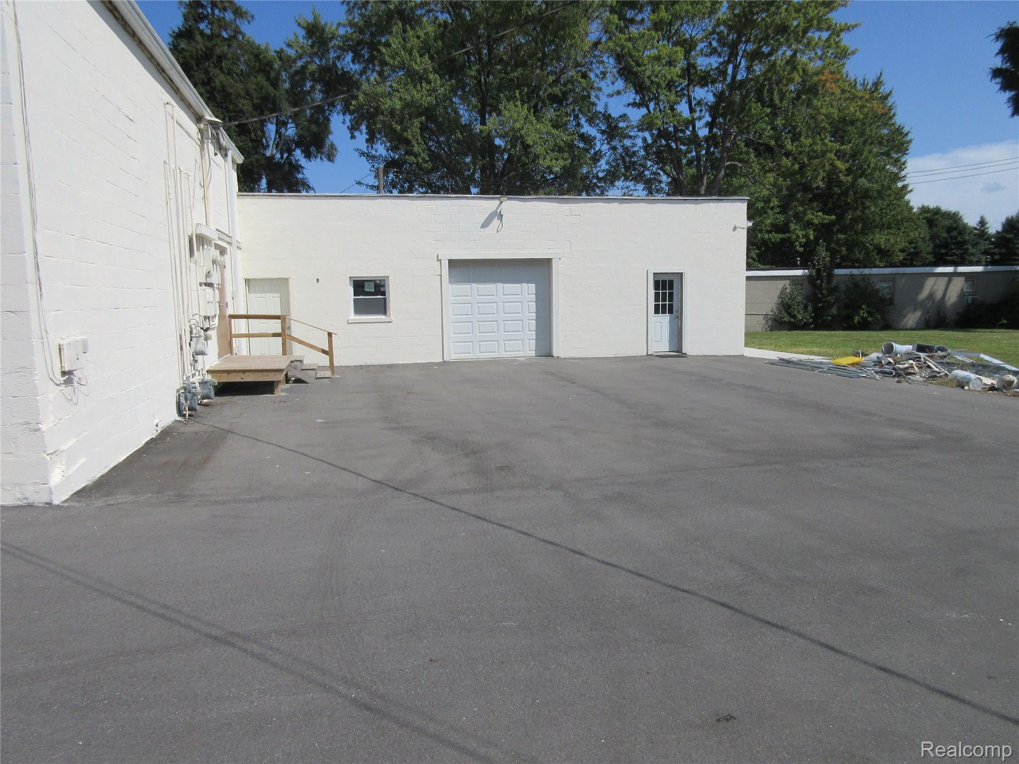 49908 Gratiot Avenue