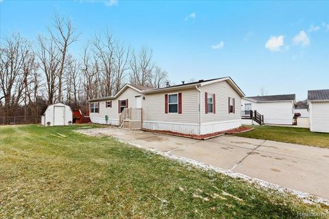 28289 Spruce st. Flat Rock City MI 48134