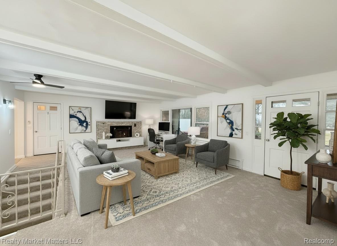 2142 Farnsworth Road