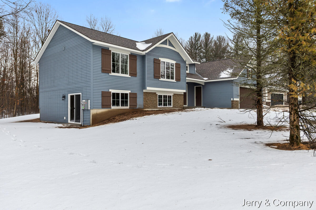 911 Apple Ridge Court