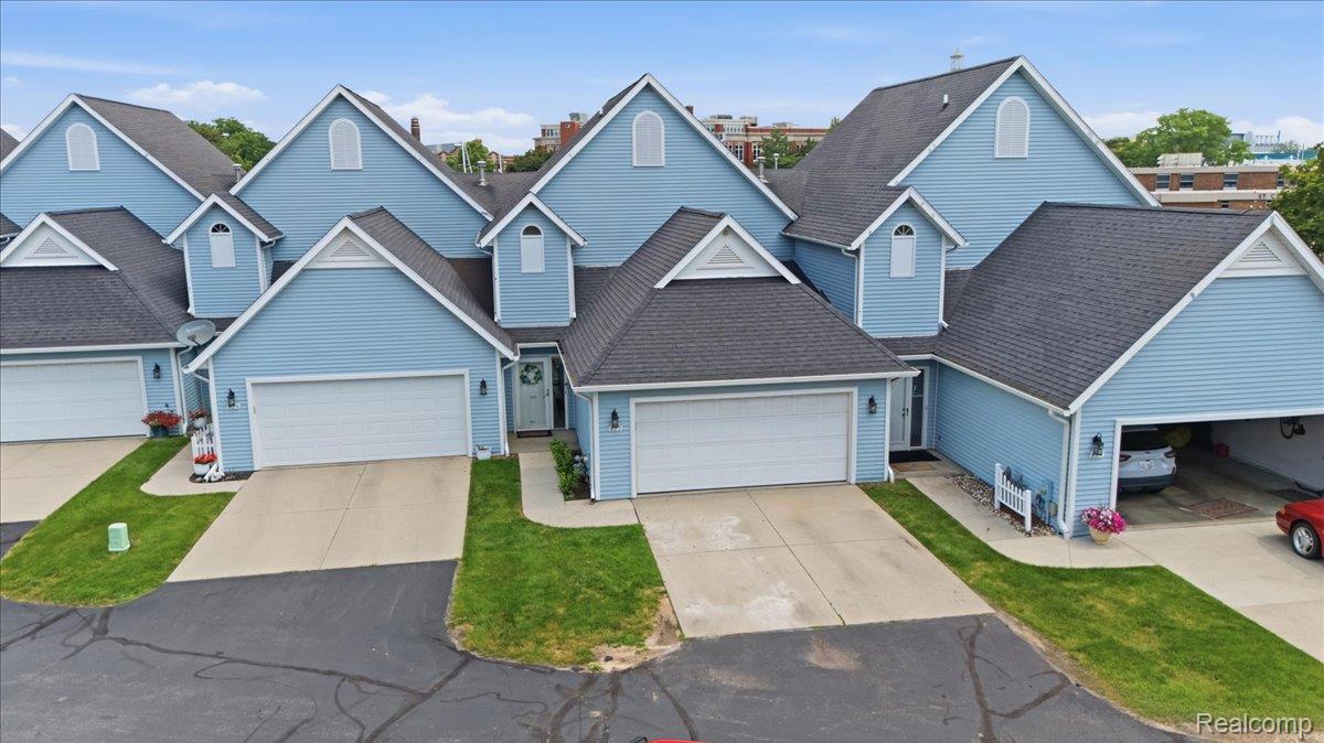 827 N Pointe