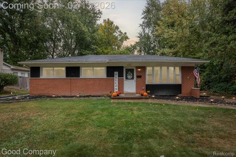 22440 Hawthorne Street Farmington City MI 48336