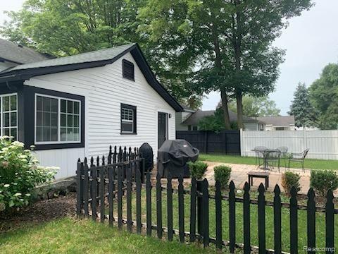 303 N 4TH Street