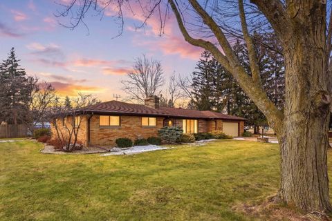 4975 Henry Drive Saginaw Charter Township MI 48638