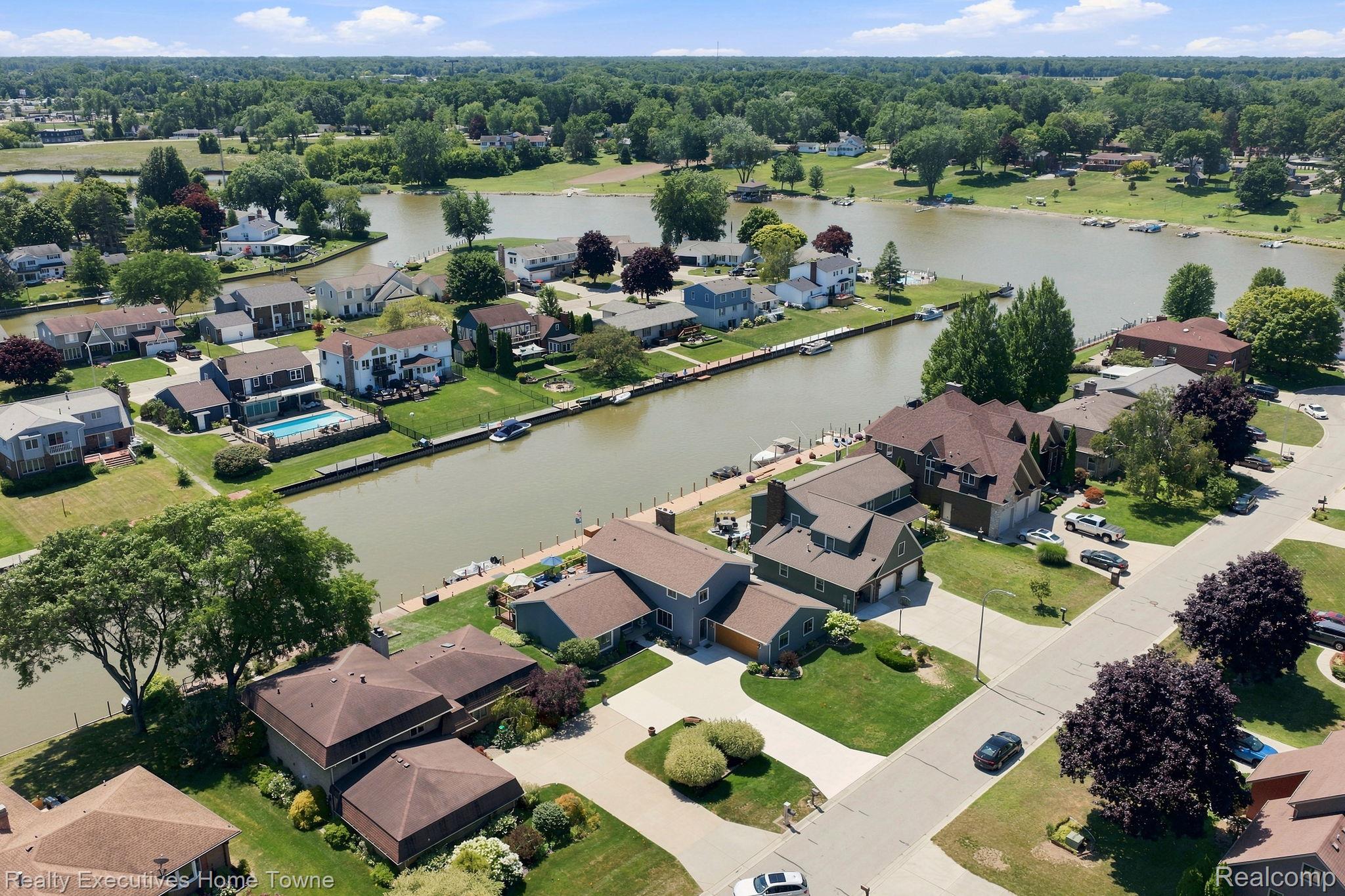 2900 Woodstock Circle
