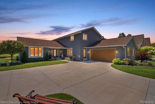 2900 WOODSTOCK CIR, PORT HURON, MI 48060 - Image 8c79892dbbb451702e3da7e146d08526/3260486072