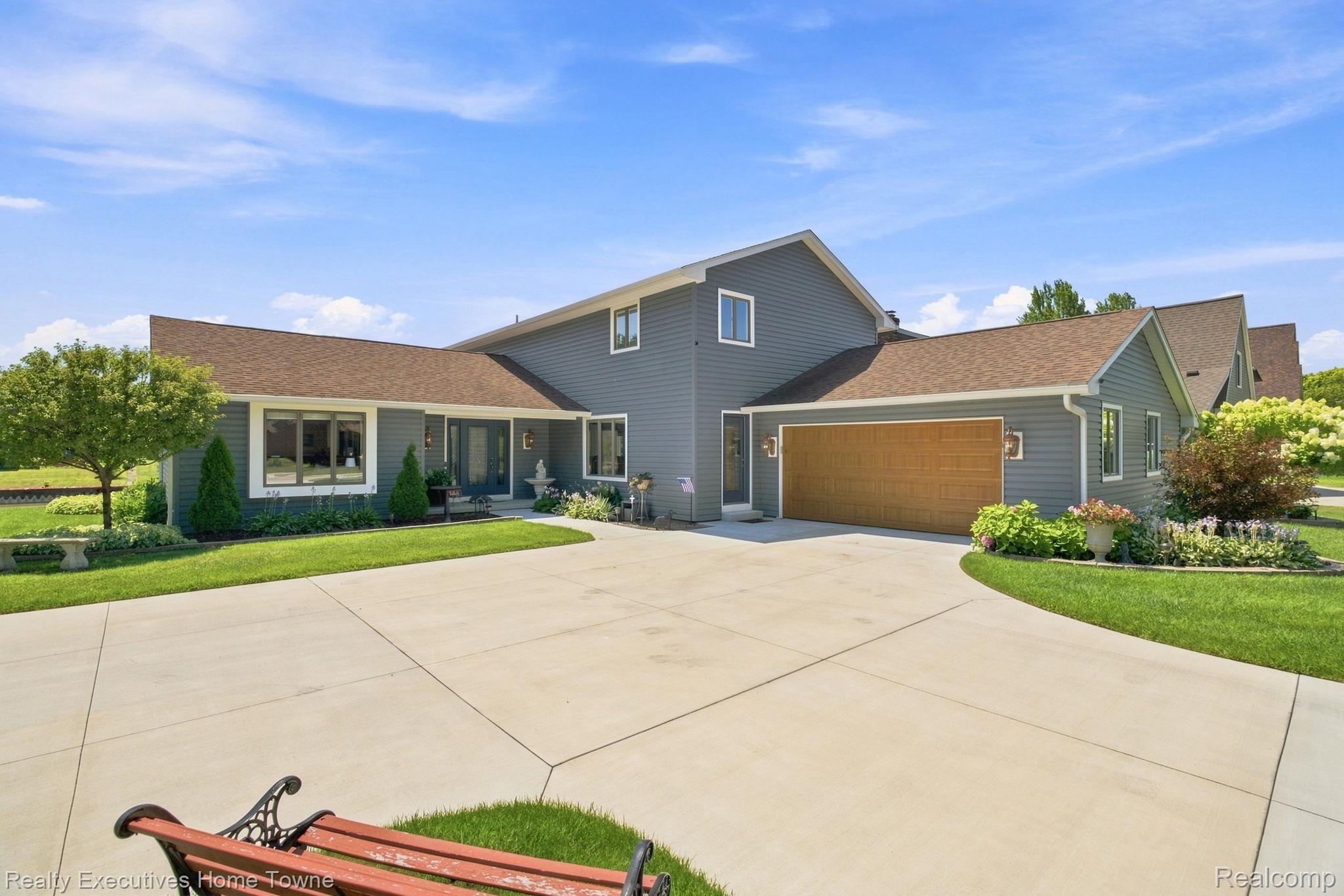 2900 Woodstock Circle