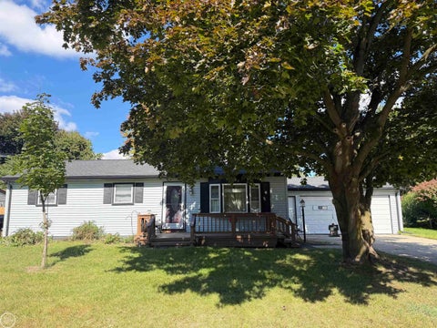 Photo of 4241 Kingmont Drive, Shelby Charter Township, MI 48317 (MLS # 58050223213)