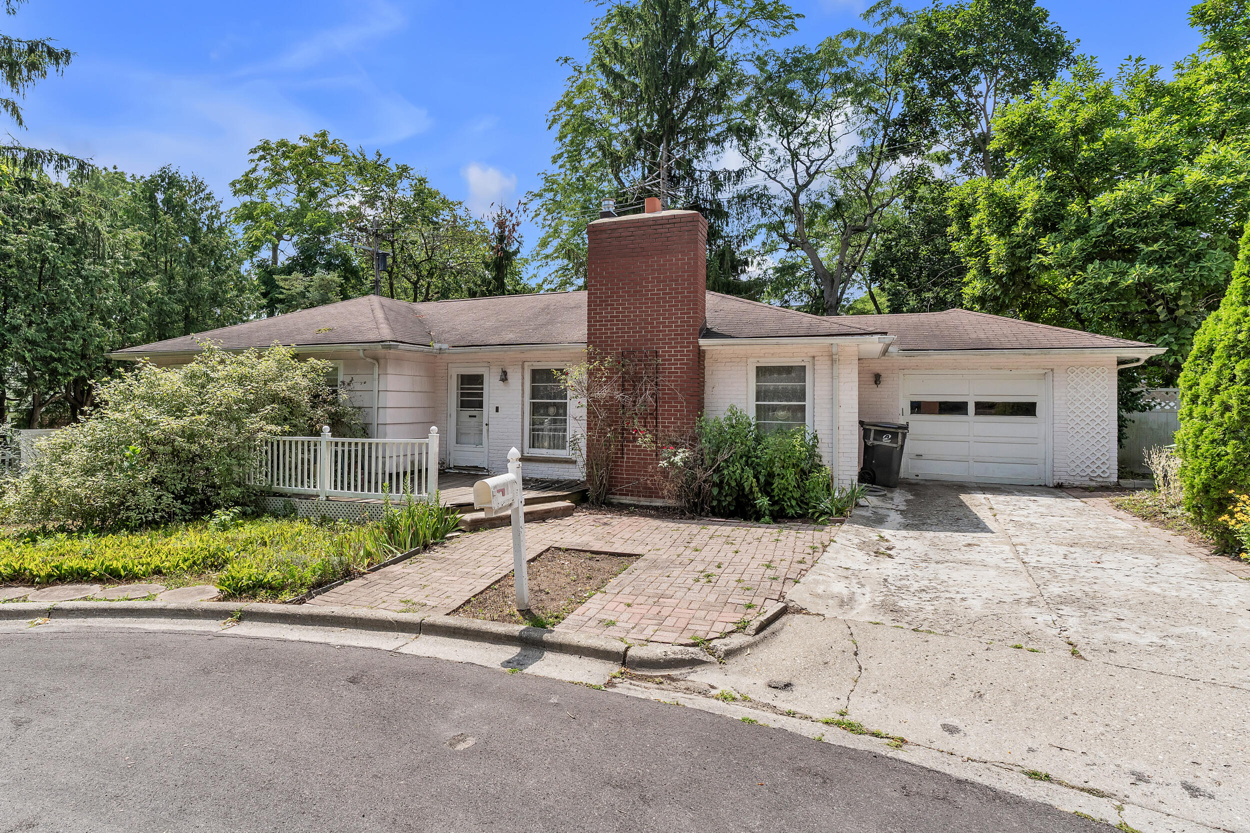 6 Ruthven Place