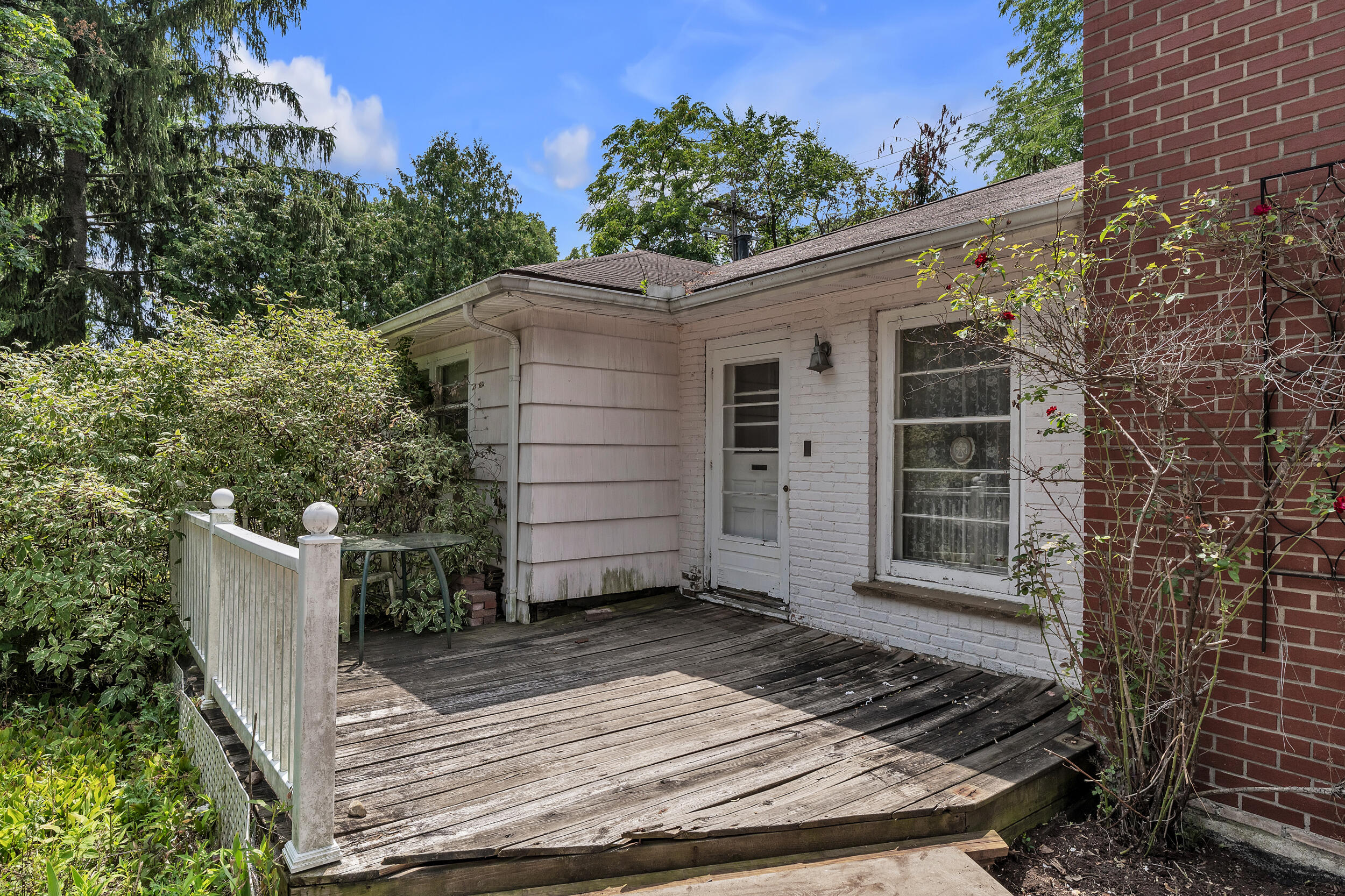 6 Ruthven Place