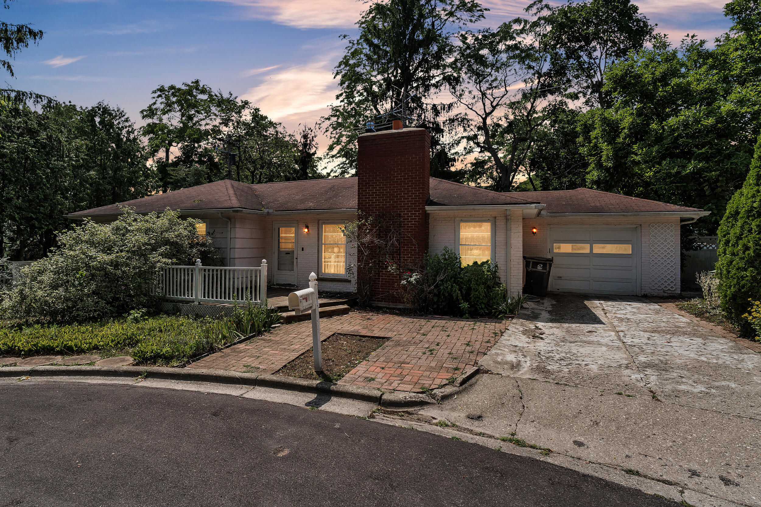 6 Ruthven Place