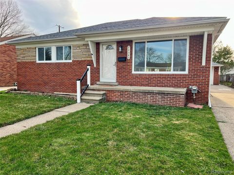 24545 Greenbrier Avenue Eastpointe City MI 48021