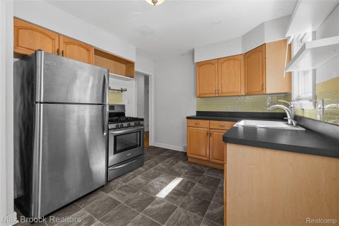 Tiny photo for 450 E MAPLEHURST Street, Ferndale City, MI 48220 (MLS # 20261083023)
