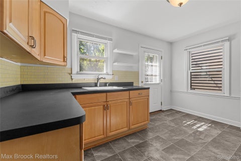 Tiny photo for 450 E MAPLEHURST Street, Ferndale City, MI 48220 (MLS # 20261083023)