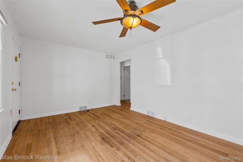 Tiny photo for 450 E MAPLEHURST Street, Ferndale City, MI 48220 (MLS # 20261083023)