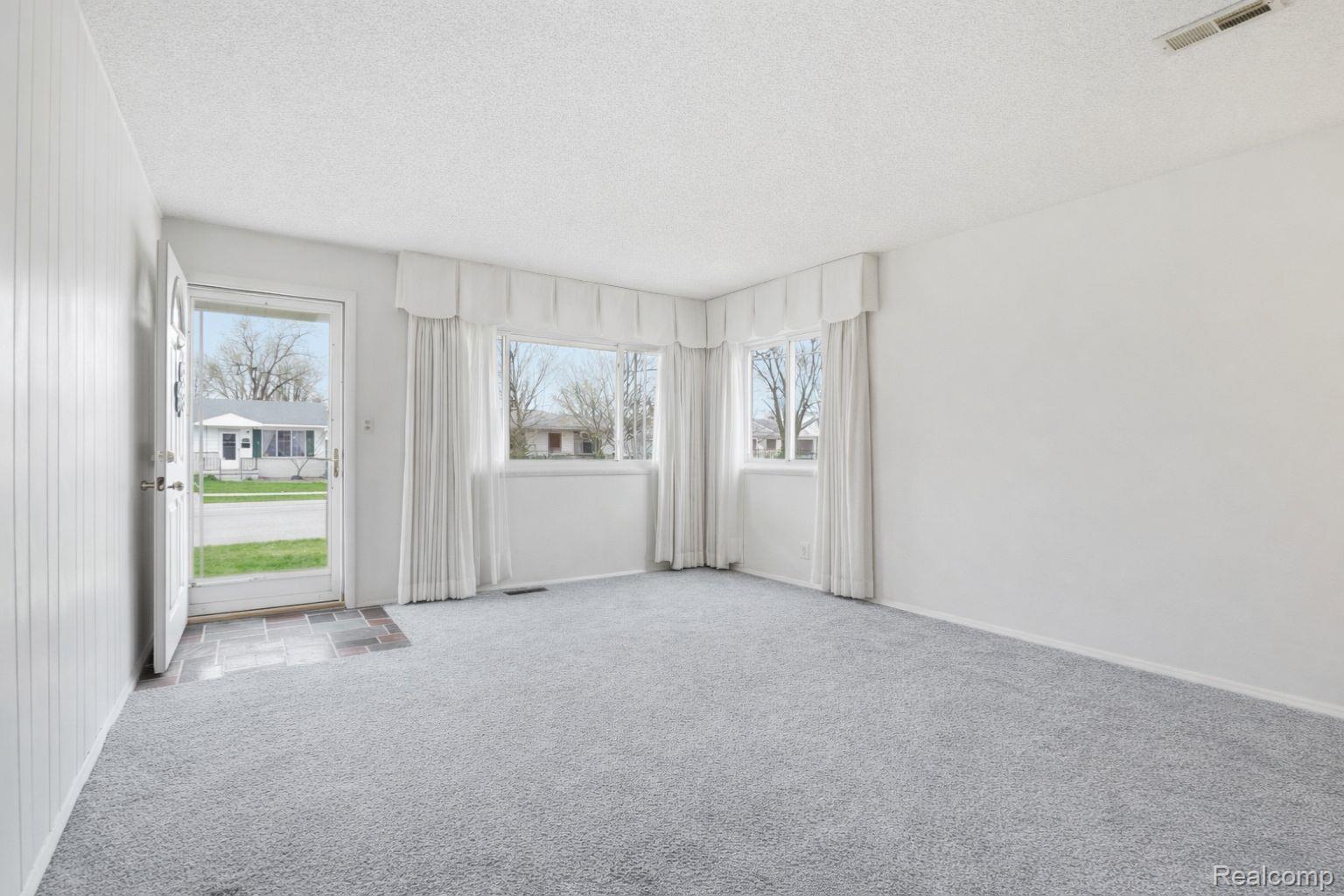 5221 Worchester Drive