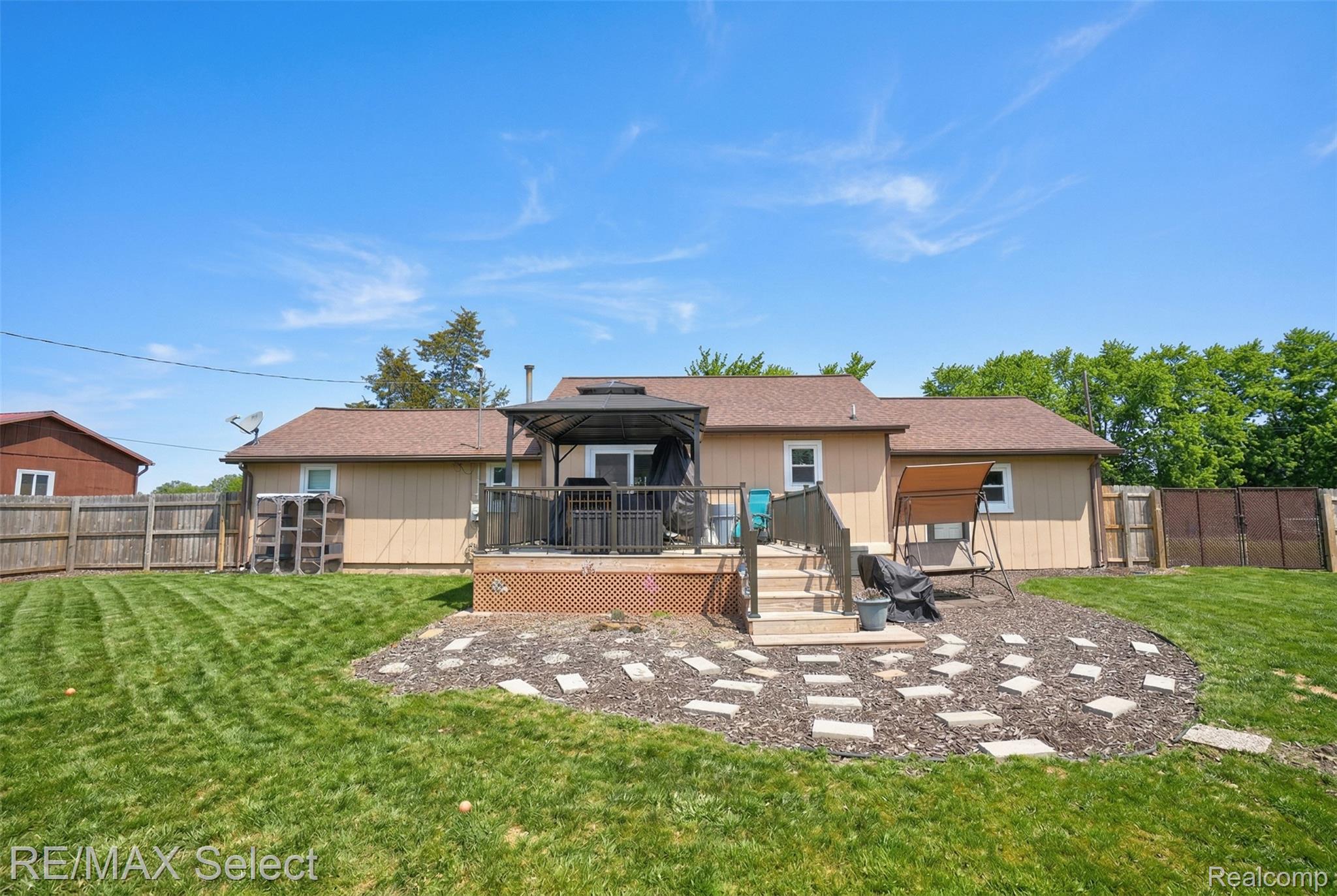 3101 W Maple Avenue