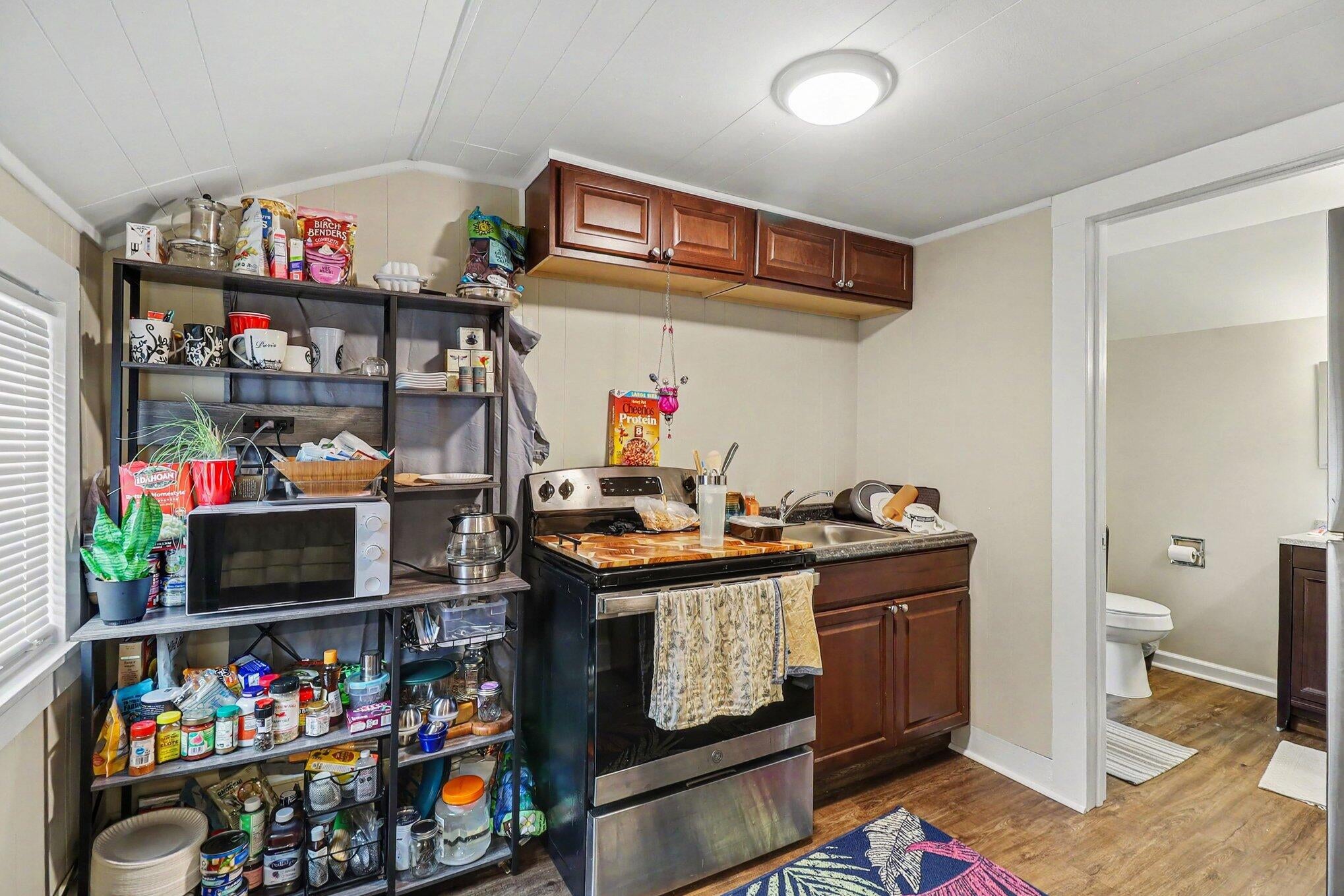17 N Summit Street