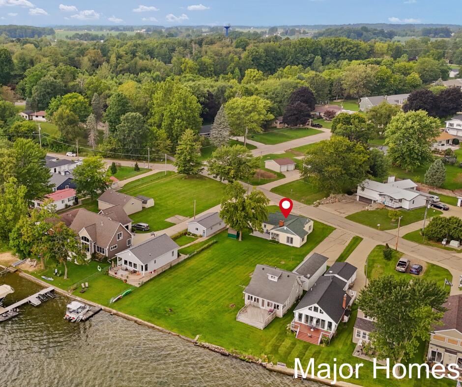 734 Lakeview Drive