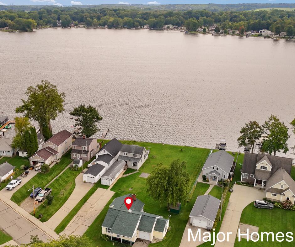 734 Lakeview Drive