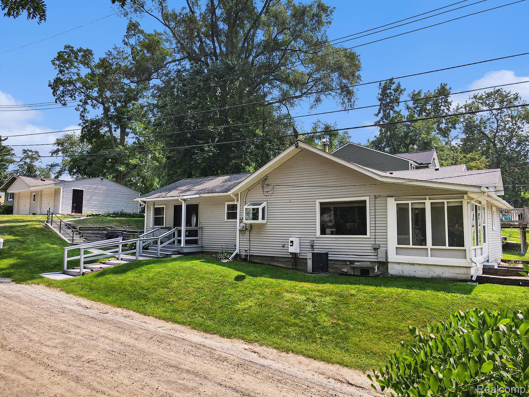 5905 Fonda Lake Drive