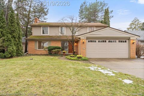 81 Moross Road Grosse Pointe Farms City MI 48236