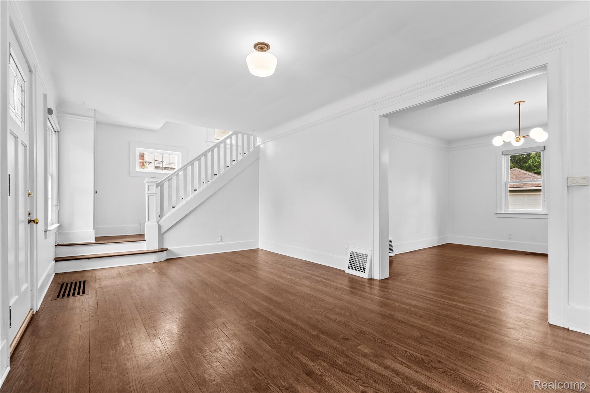 454 W Saratoga Street
