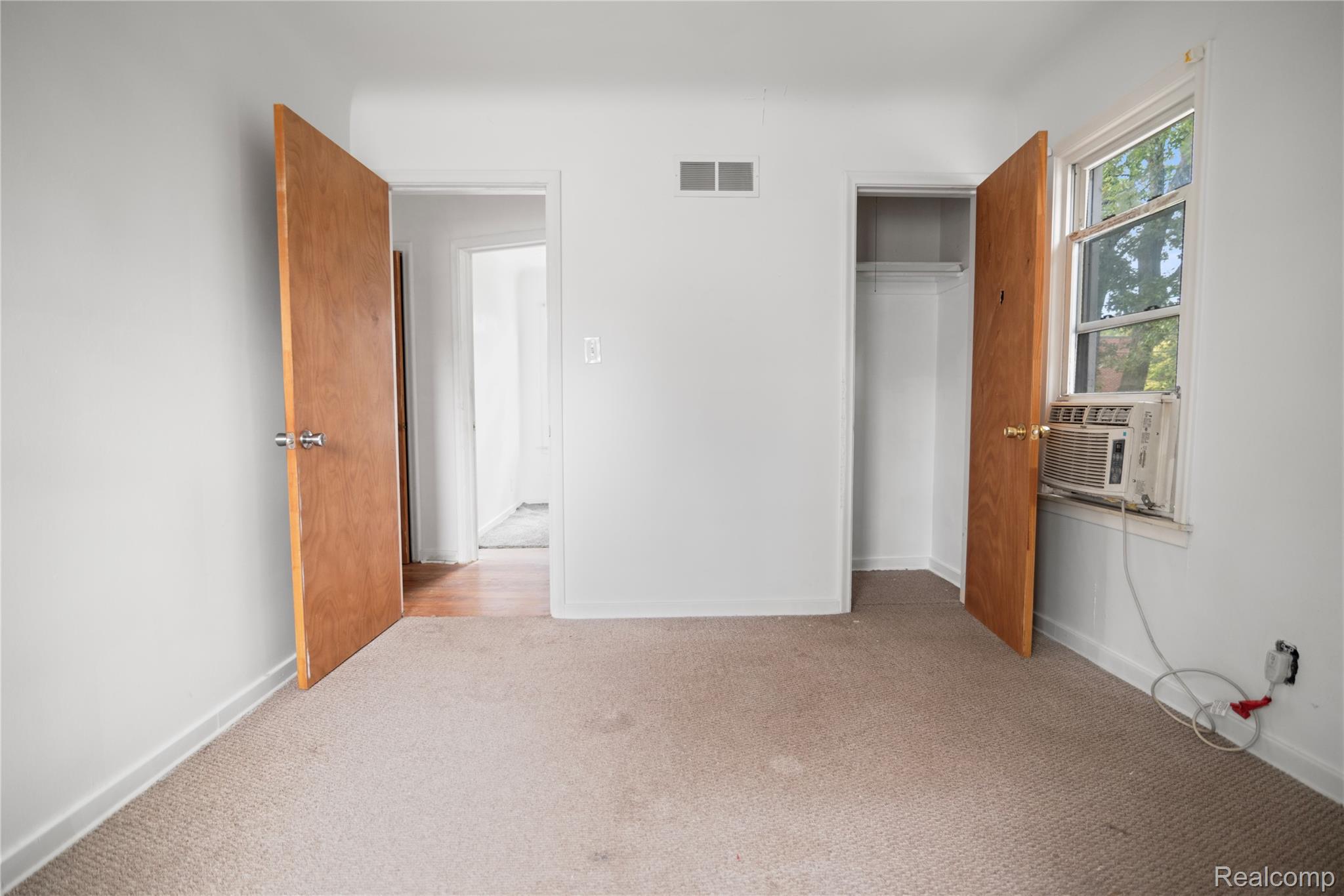 Clawson City, Michigan 48017, United States, 3 Bedrooms Bedrooms, ,1 BathroomBathrooms,Residential,Active,209190