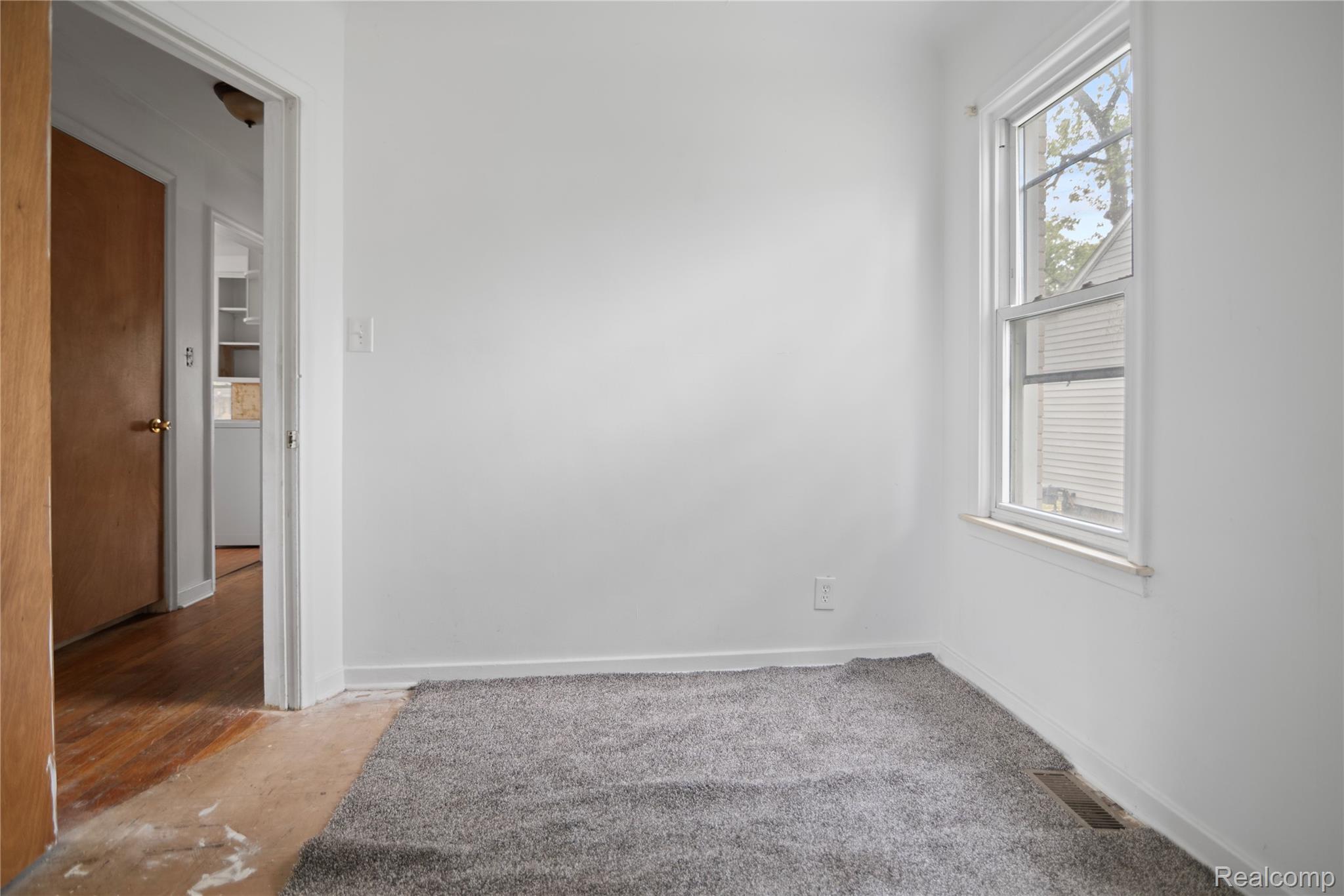 Clawson City, Michigan 48017, United States, 3 Bedrooms Bedrooms, ,1 BathroomBathrooms,Residential,Active,209190