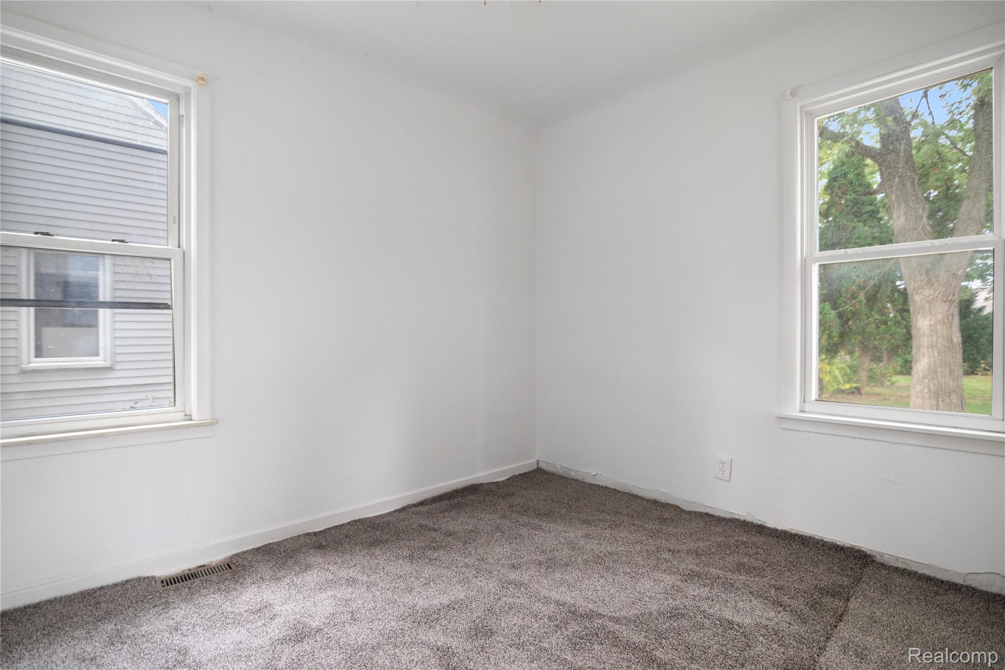 Clawson City, Michigan 48017, United States, 3 Bedrooms Bedrooms, ,1 BathroomBathrooms,Residential,Active,209190