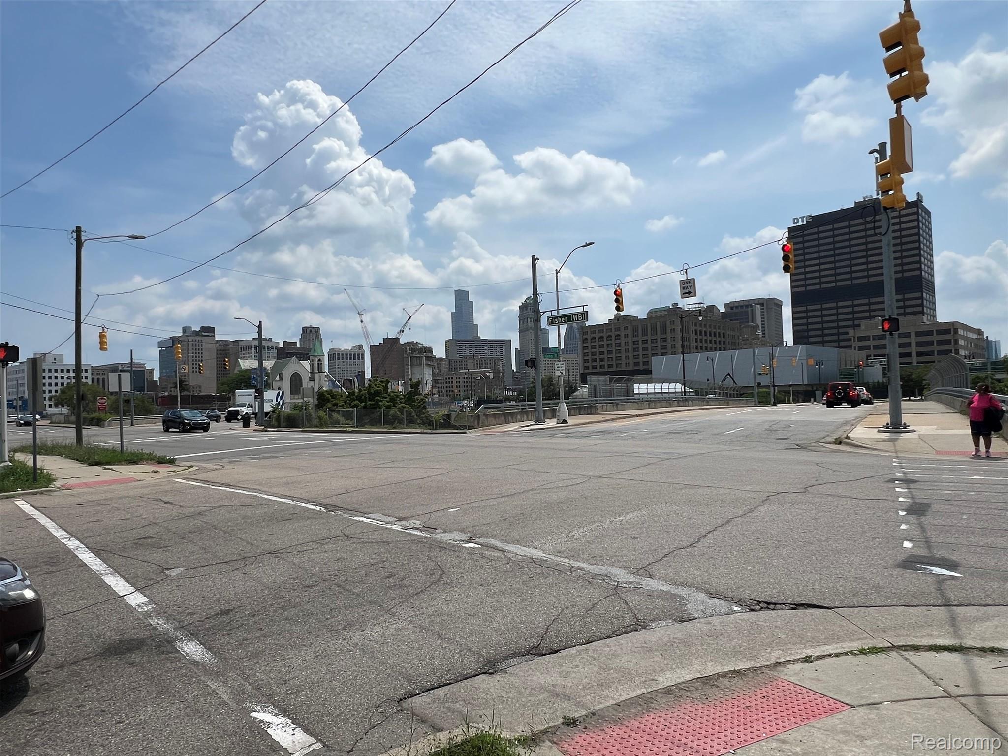 828 W Fisher Freeway