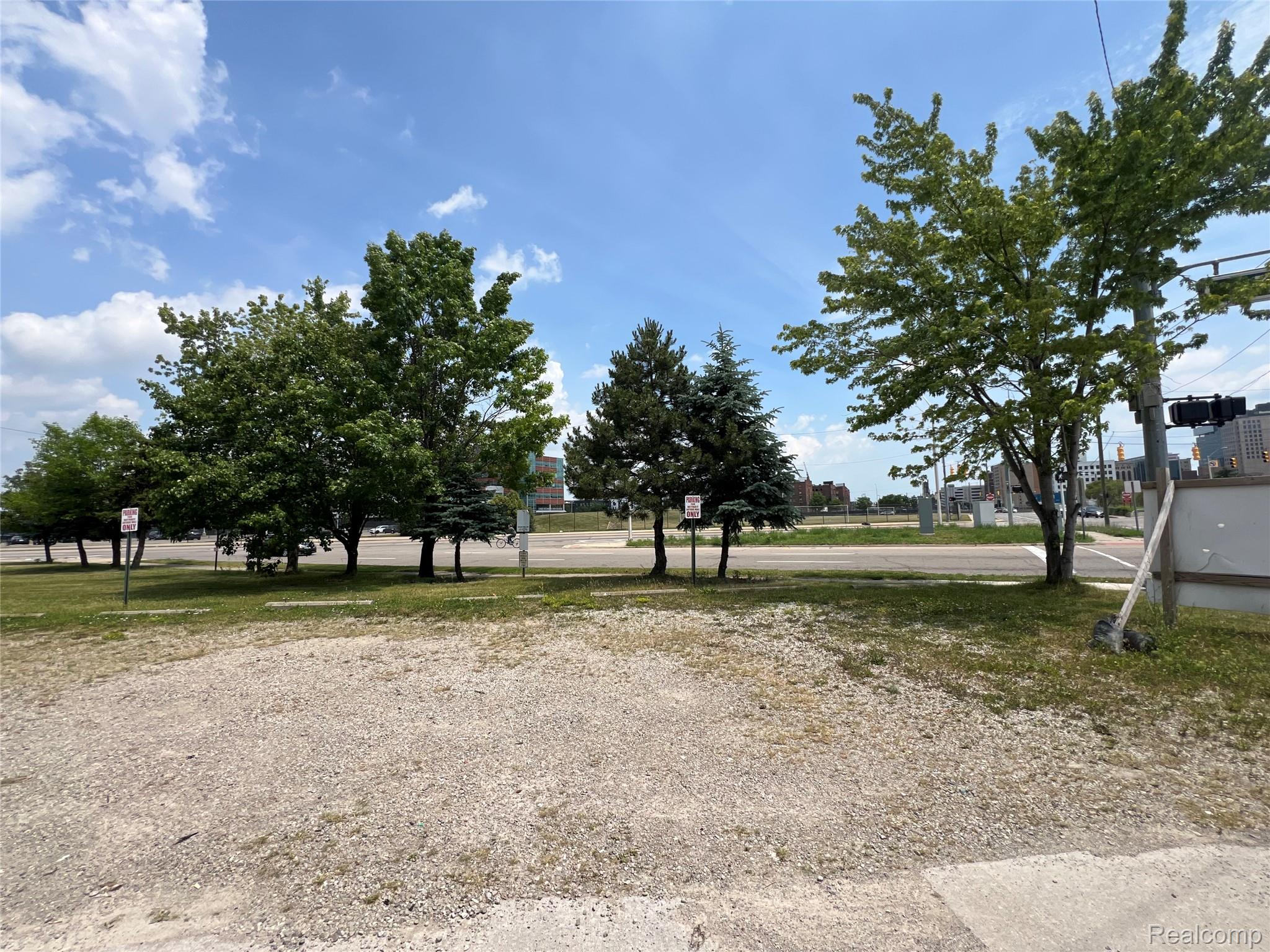 828 W Fisher Freeway