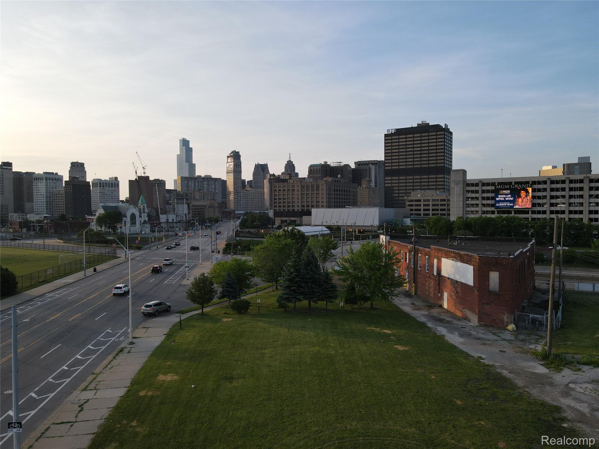 828 W Fisher Freeway