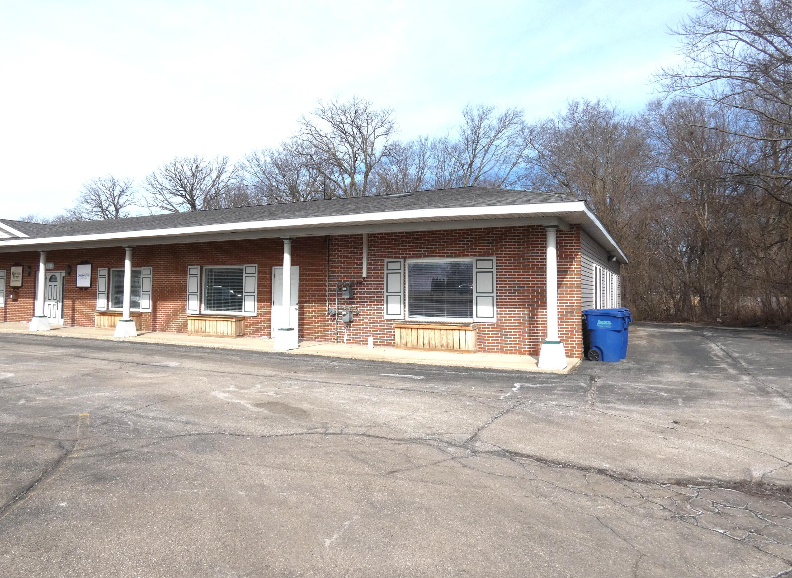 1211 E Napier Avenue 2