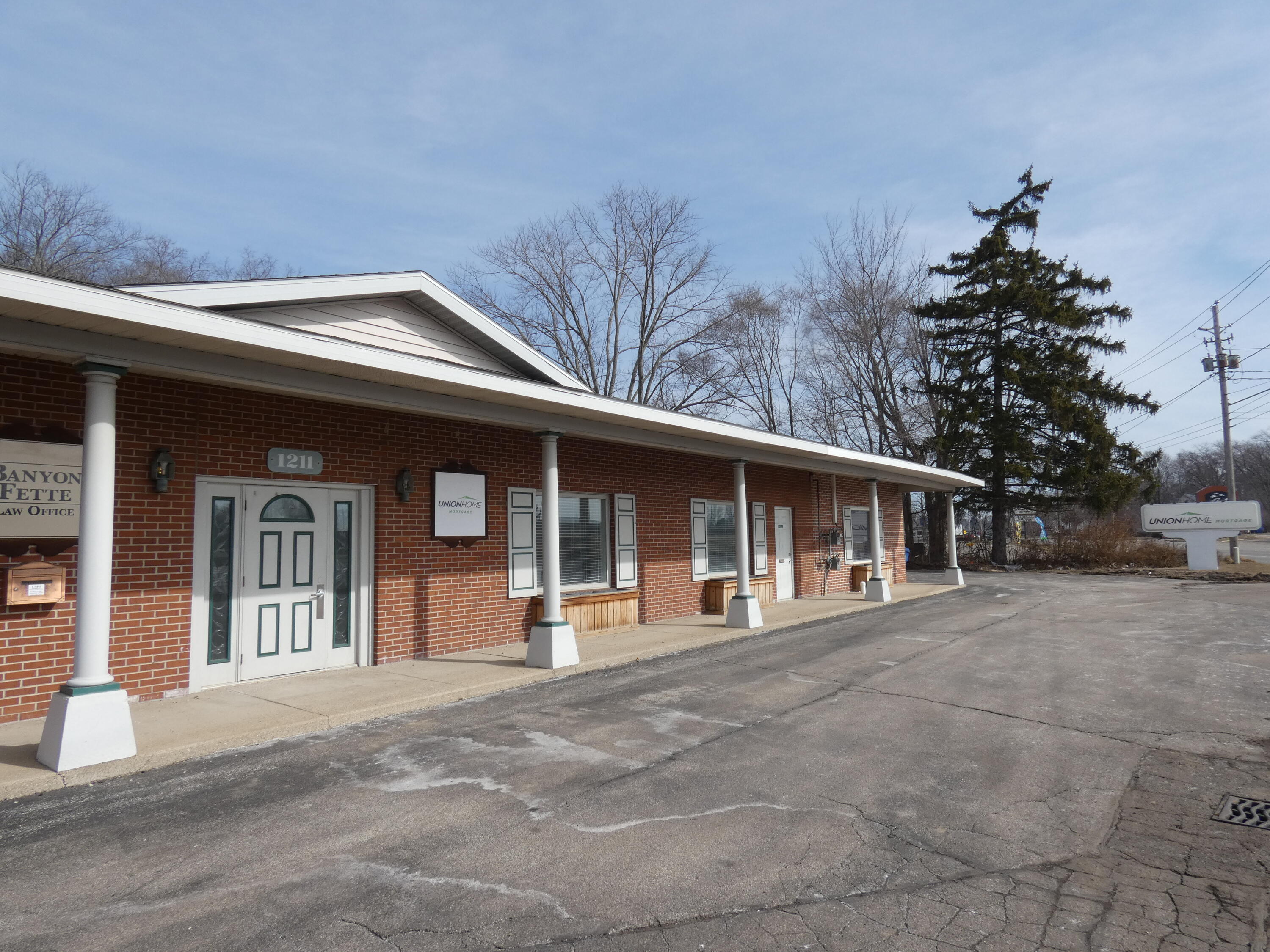 1211 E Napier Avenue 2