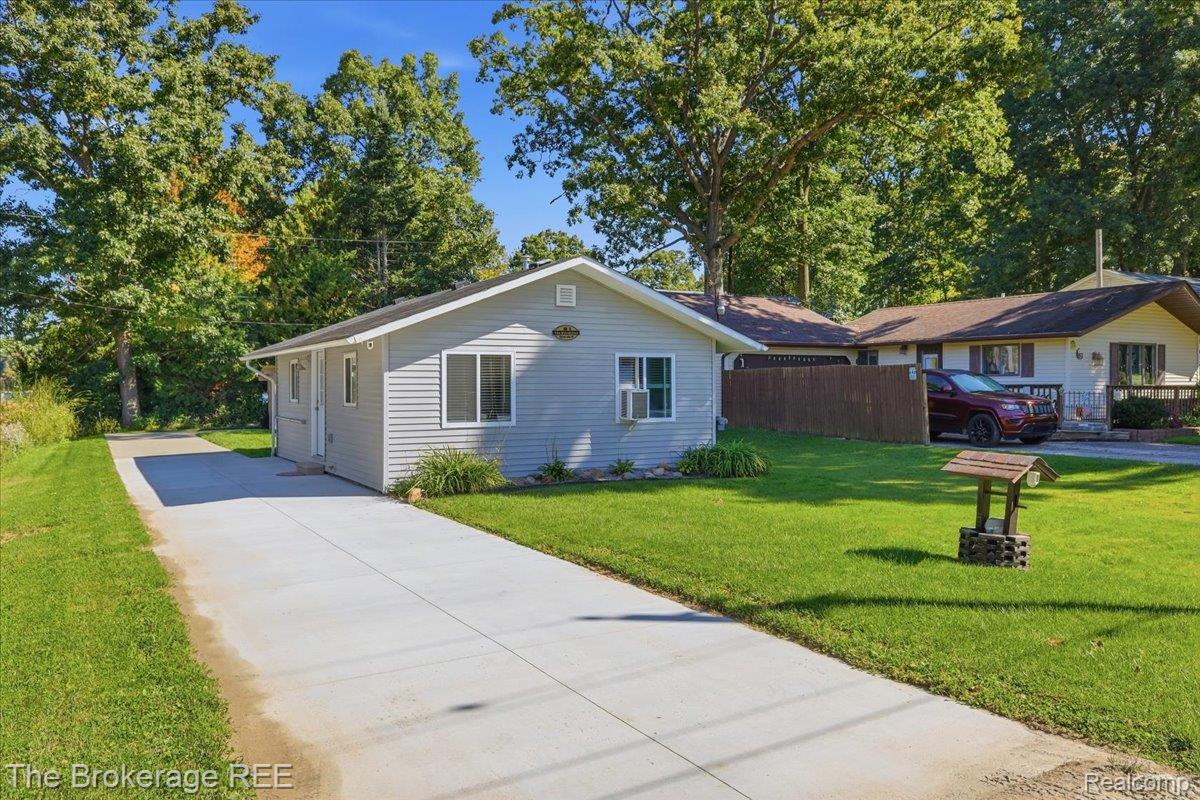 851 Woodlawn Drive