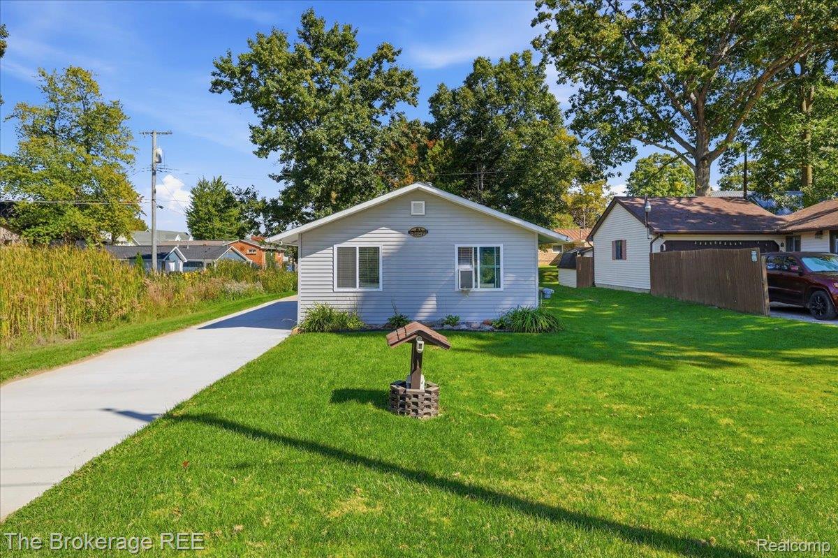 851 Woodlawn Drive
