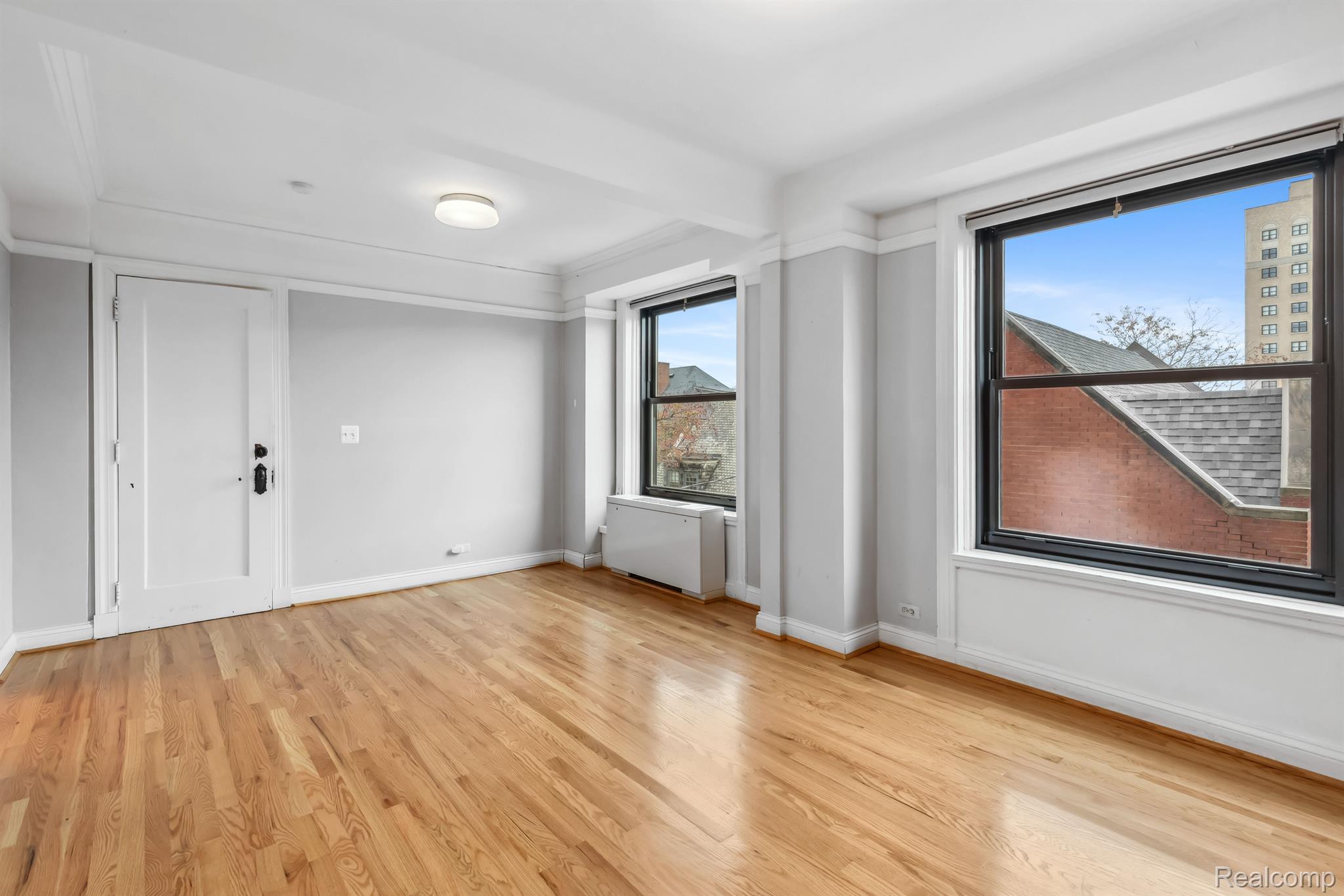 Detroit, Michigan 48202, United States, 2 Bedrooms Bedrooms, ,2 BathroomsBathrooms,Residential,Active,92115