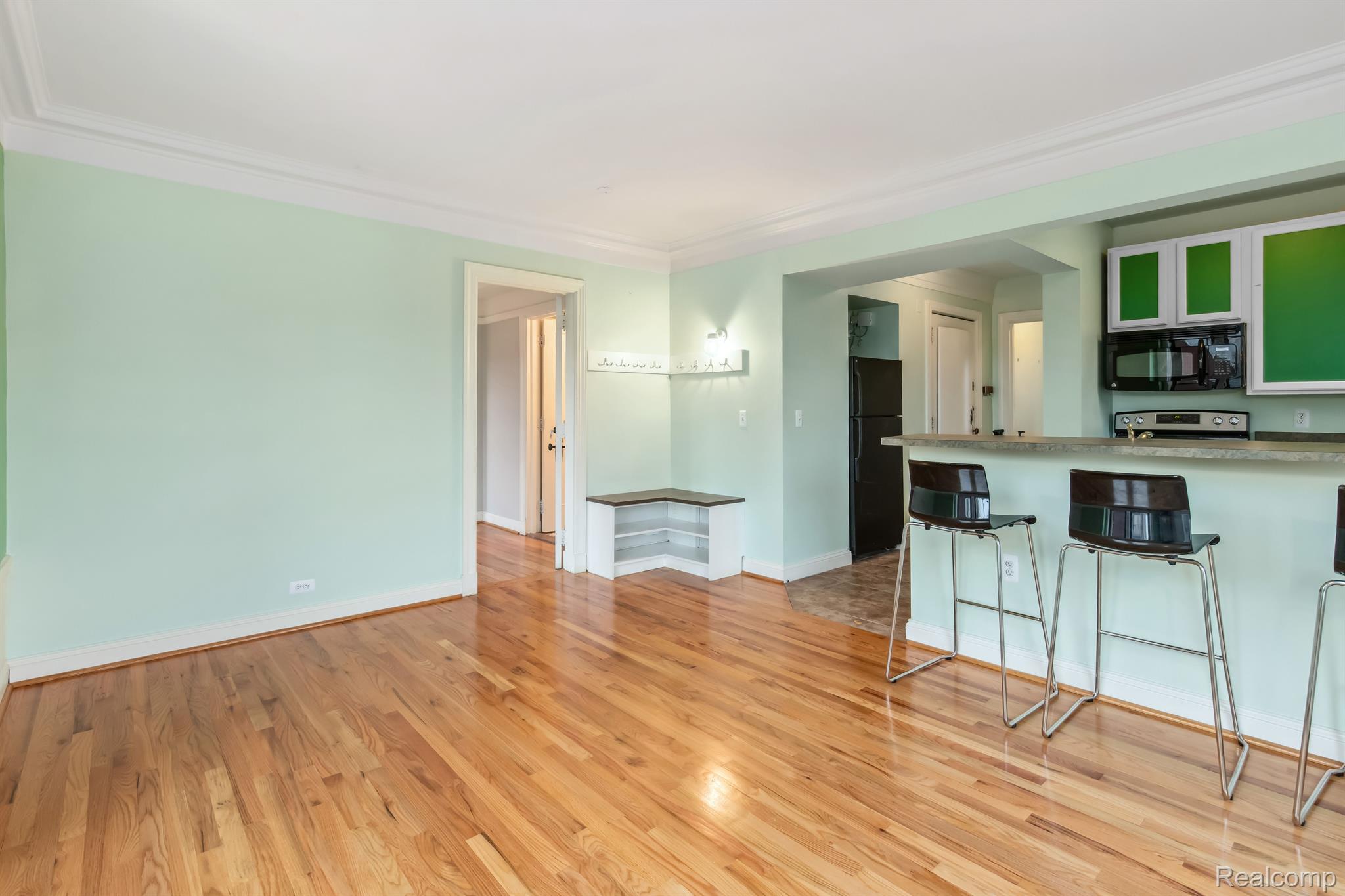 Detroit, Michigan 48202, United States, 2 Bedrooms Bedrooms, ,2 BathroomsBathrooms,Residential,Active,92115