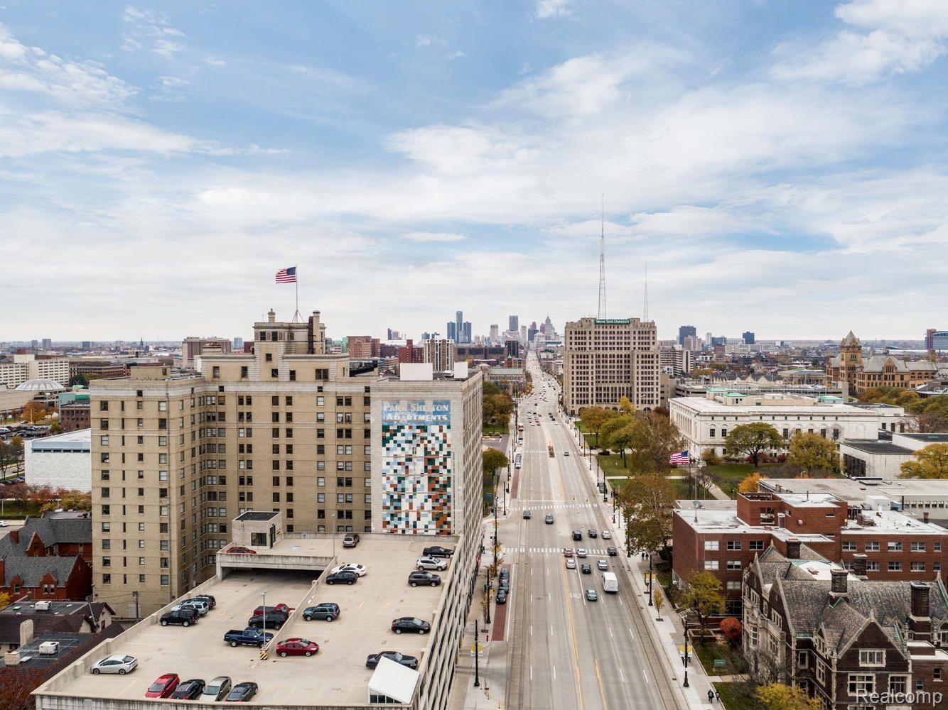 Detroit, Michigan 48202, United States, 2 Bedrooms Bedrooms, ,2 BathroomsBathrooms,Residential,Active,92115