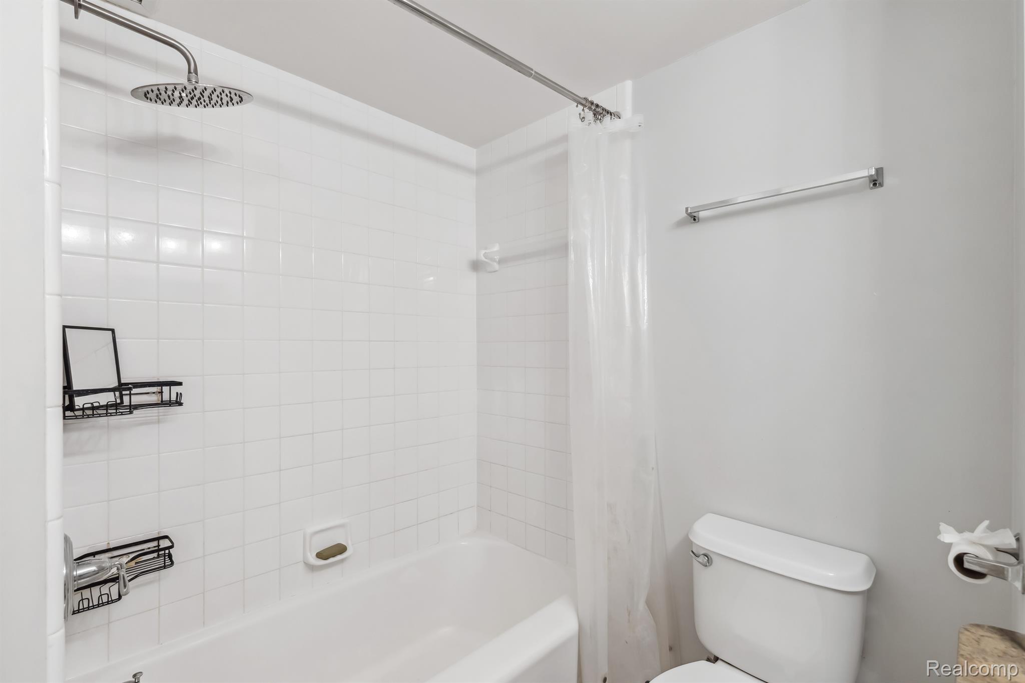 Detroit, Michigan 48202, United States, 2 Bedrooms Bedrooms, ,2 BathroomsBathrooms,Residential,Active,92115