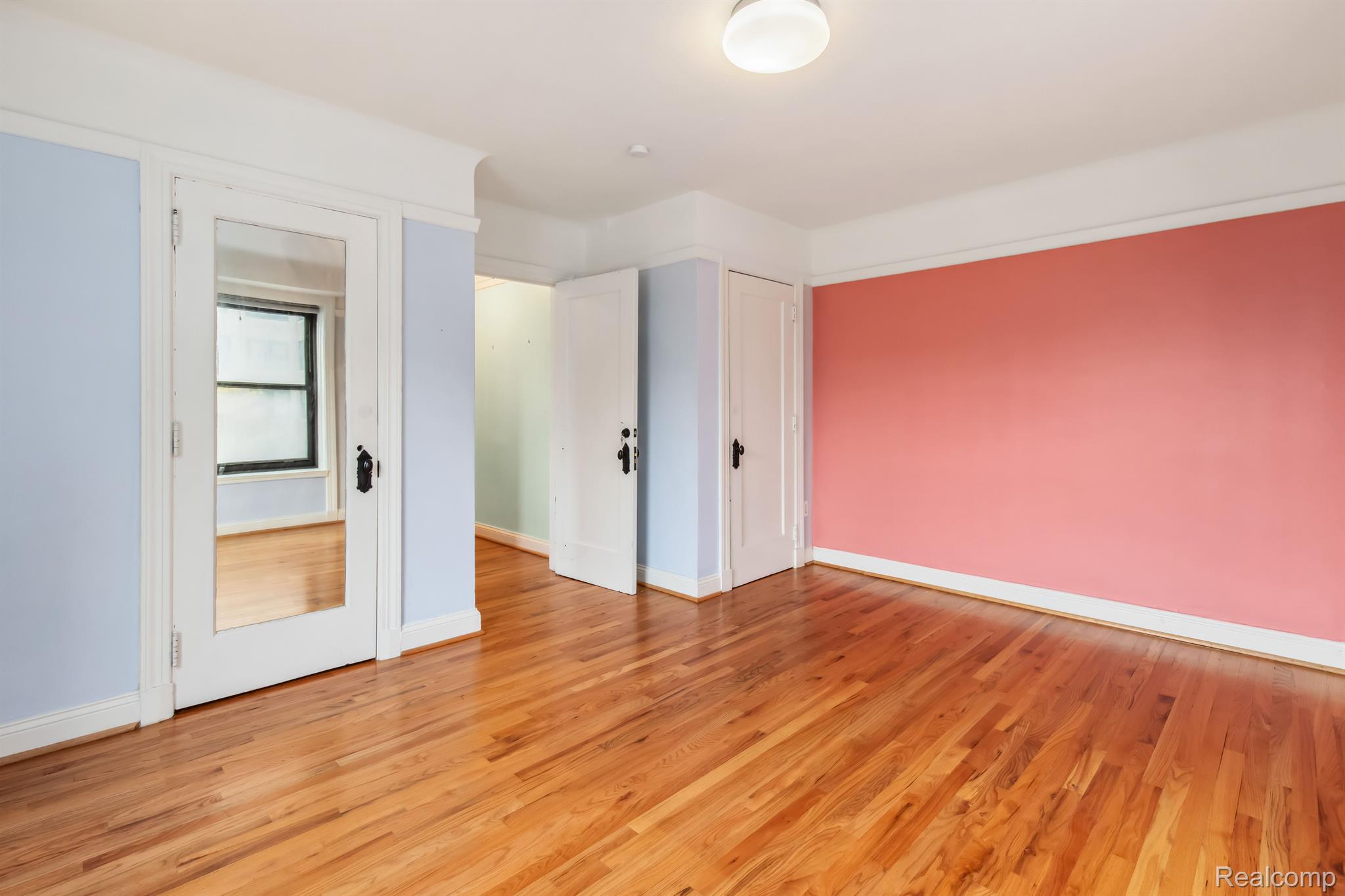 Detroit, Michigan 48202, United States, 2 Bedrooms Bedrooms, ,2 BathroomsBathrooms,Residential,Active,92115