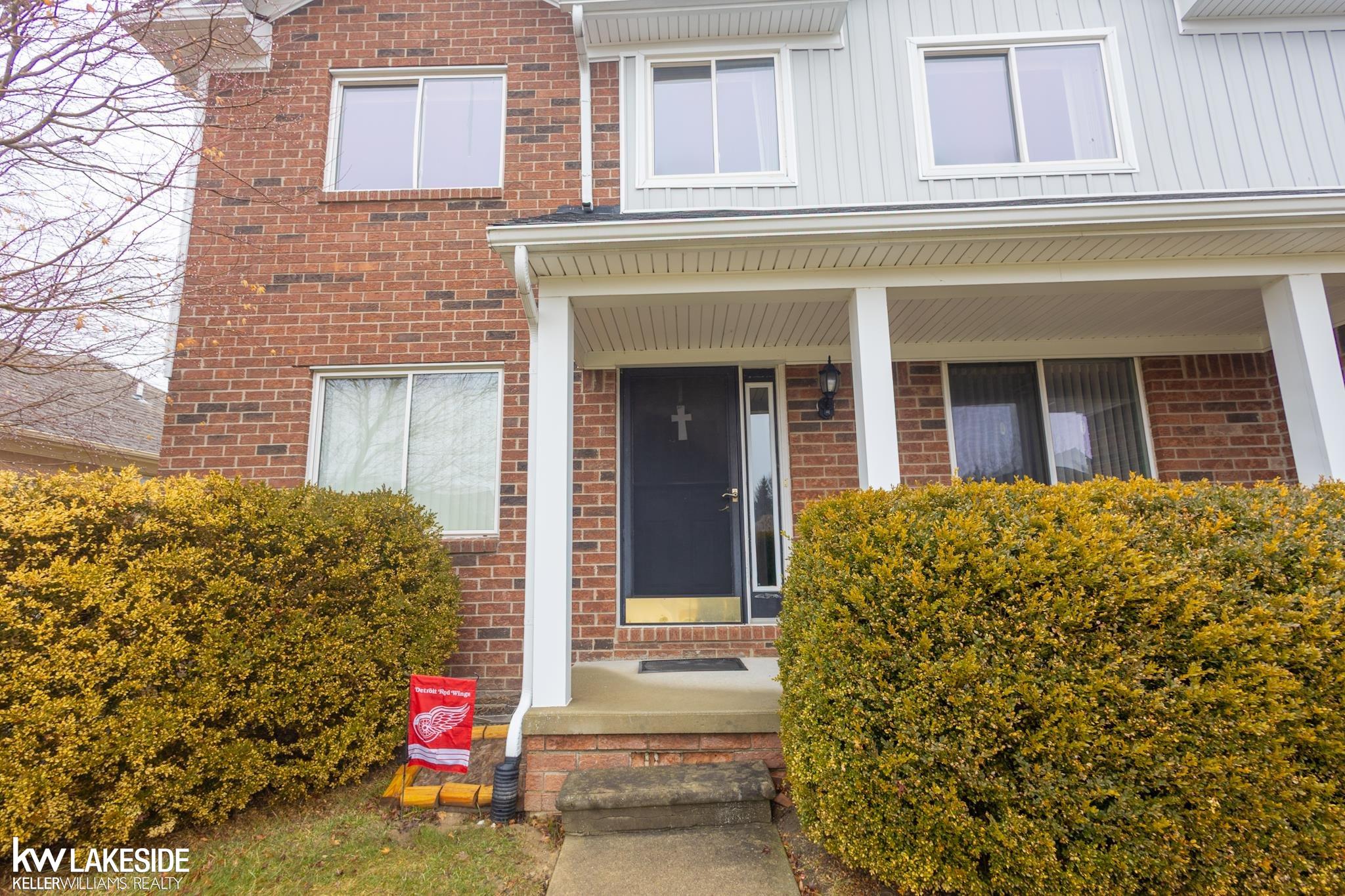 52802 Turnberry Drive