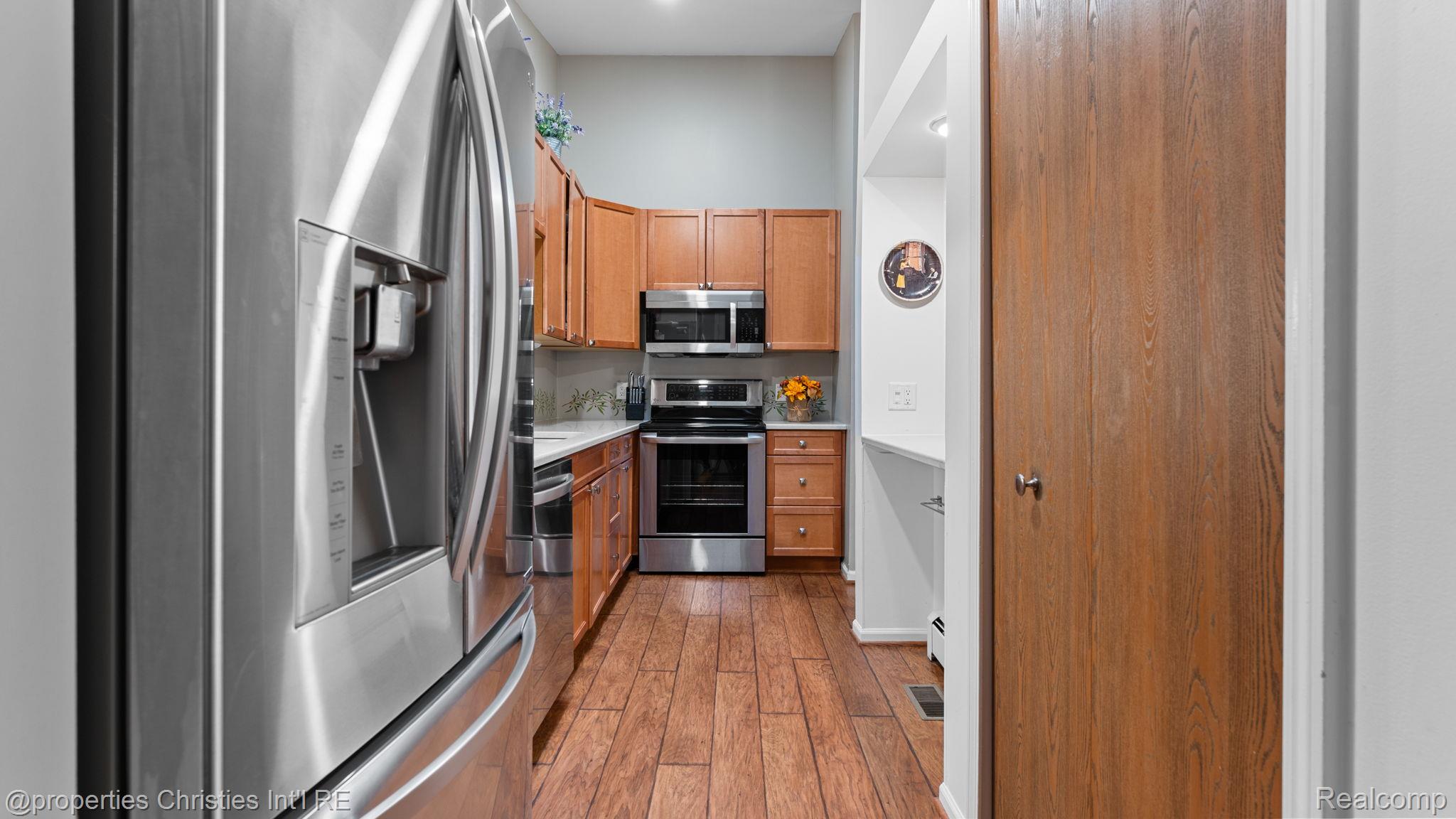 25106 Hamilton Court