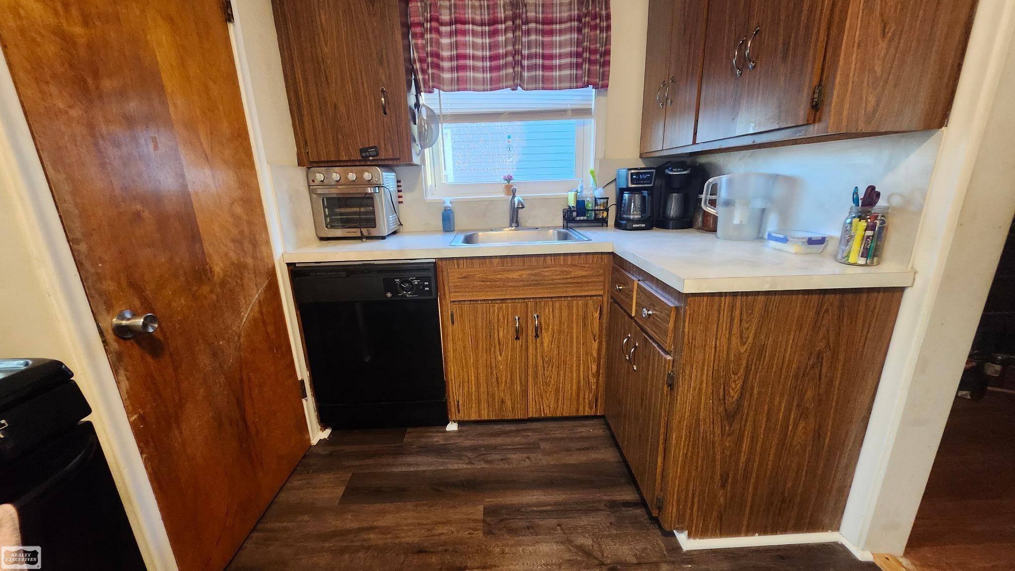 23814 Cushing Street