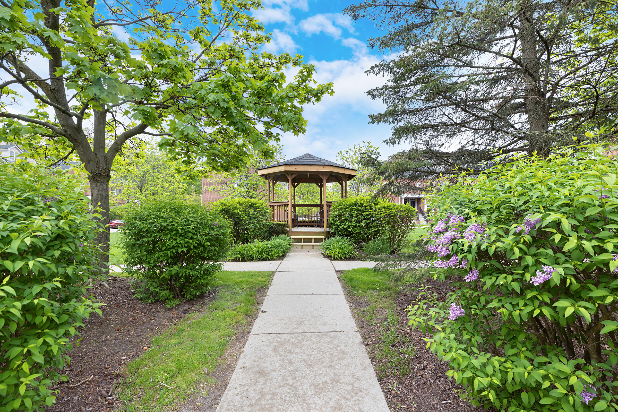 16992 Farmington Road