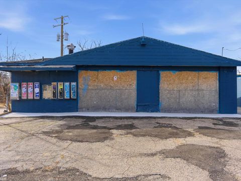 684 Auburn Avenue Pontiac City MI 48342