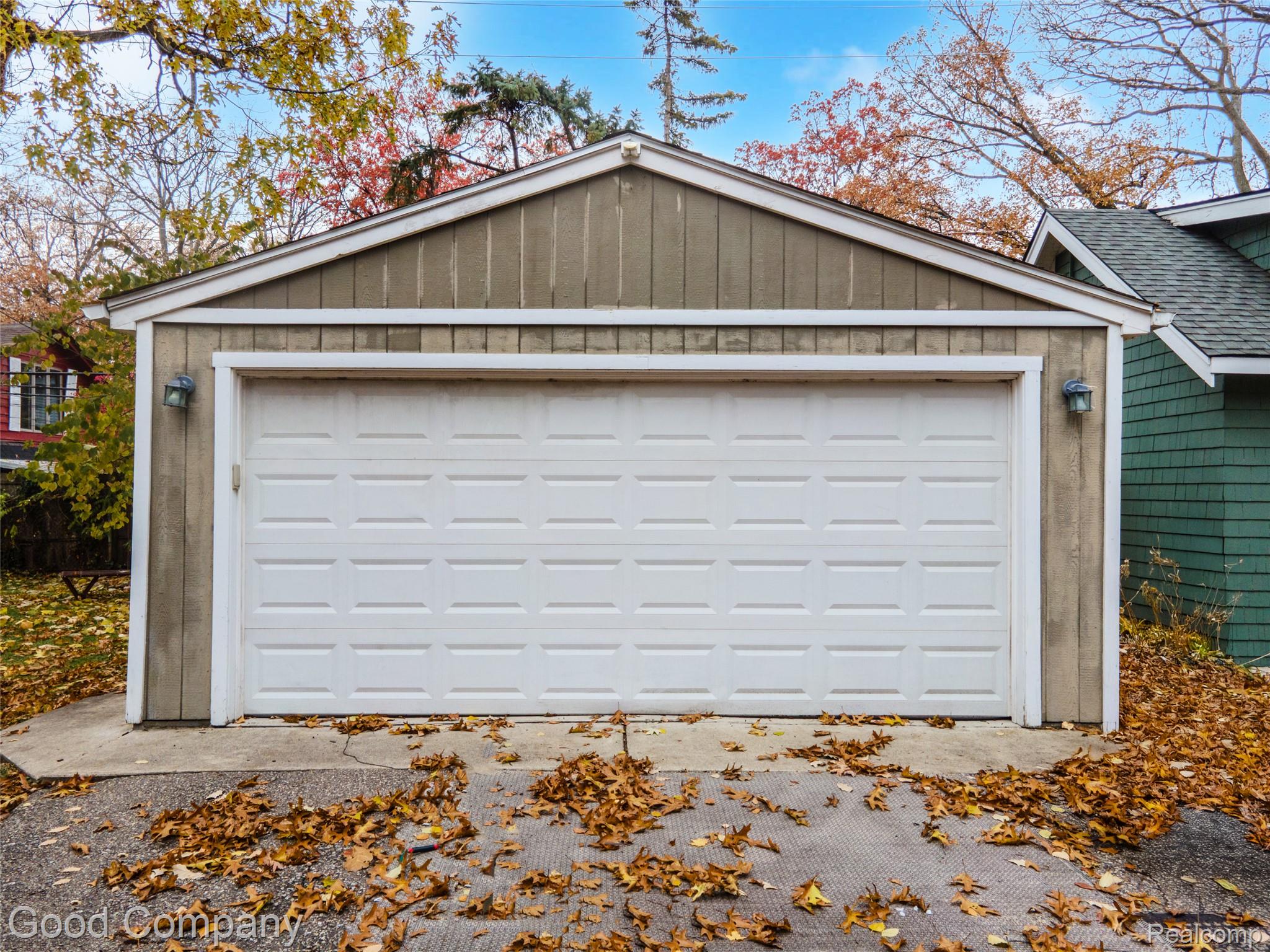 350 W Maplehurst Street