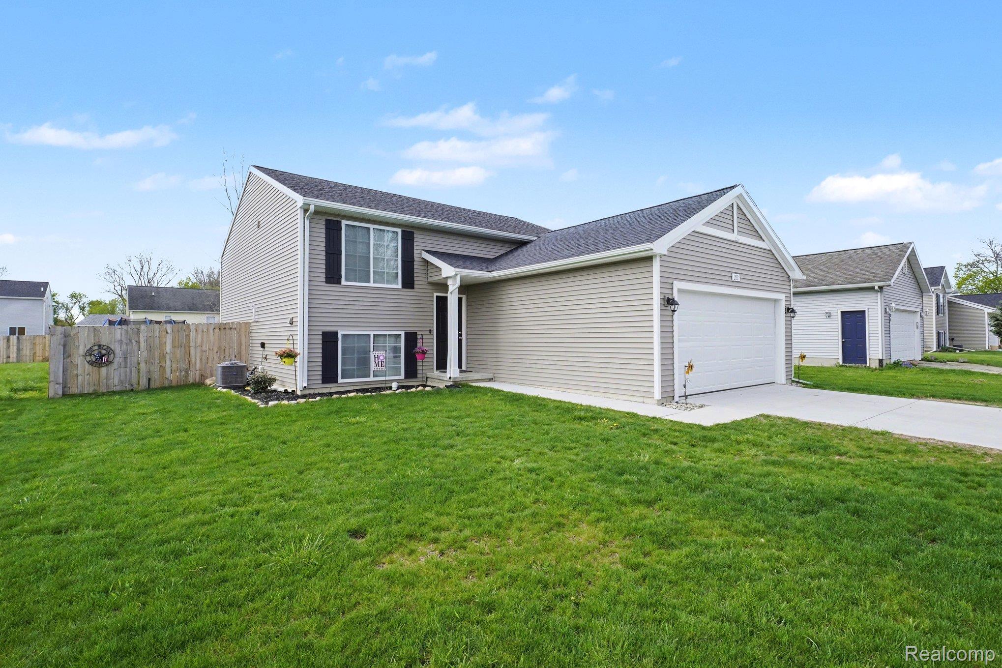202 Creek Pointe Circle